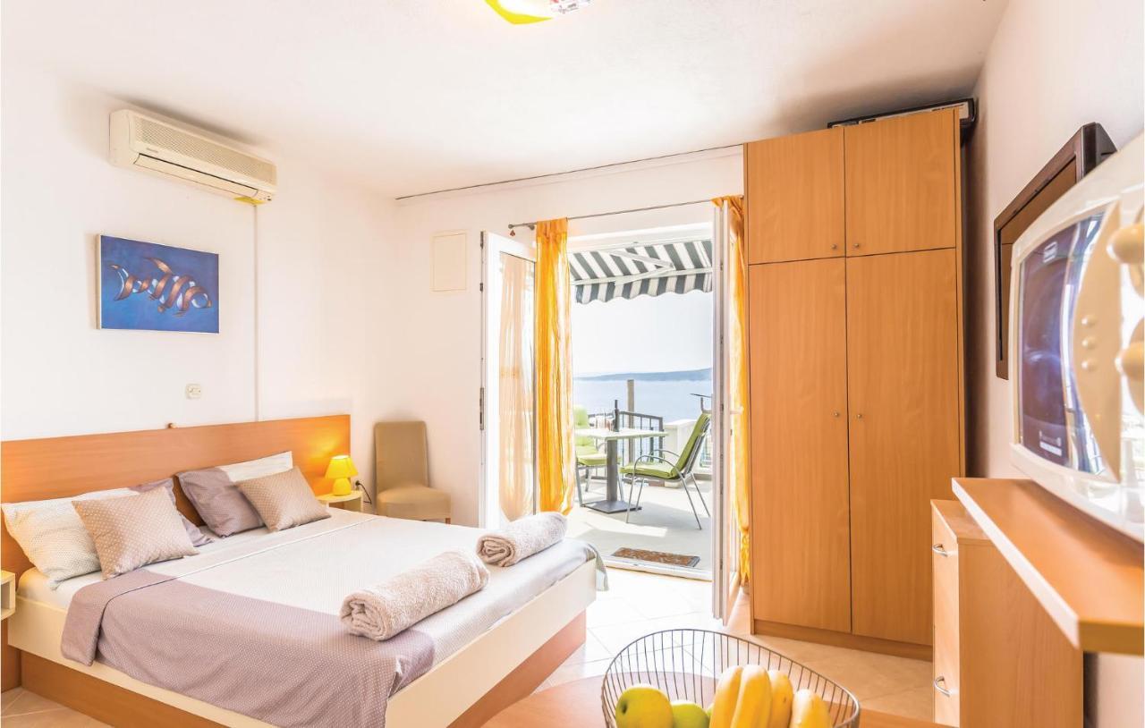 Lovely Apartment In Brela With House Sea View Bagian luar foto